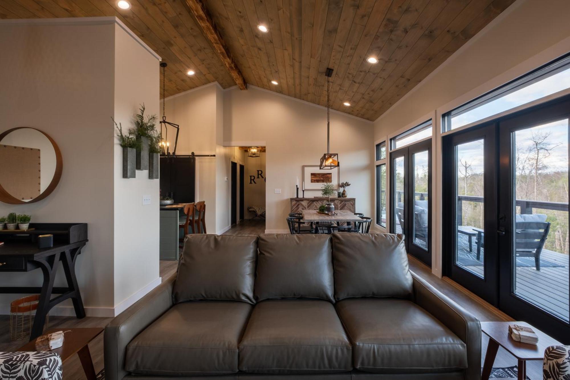 A Red River Barnhouse Rogers Bagian luar foto